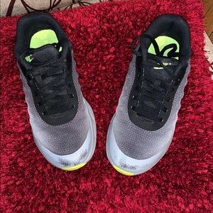 Boy Nike Gray and Black Sneaker